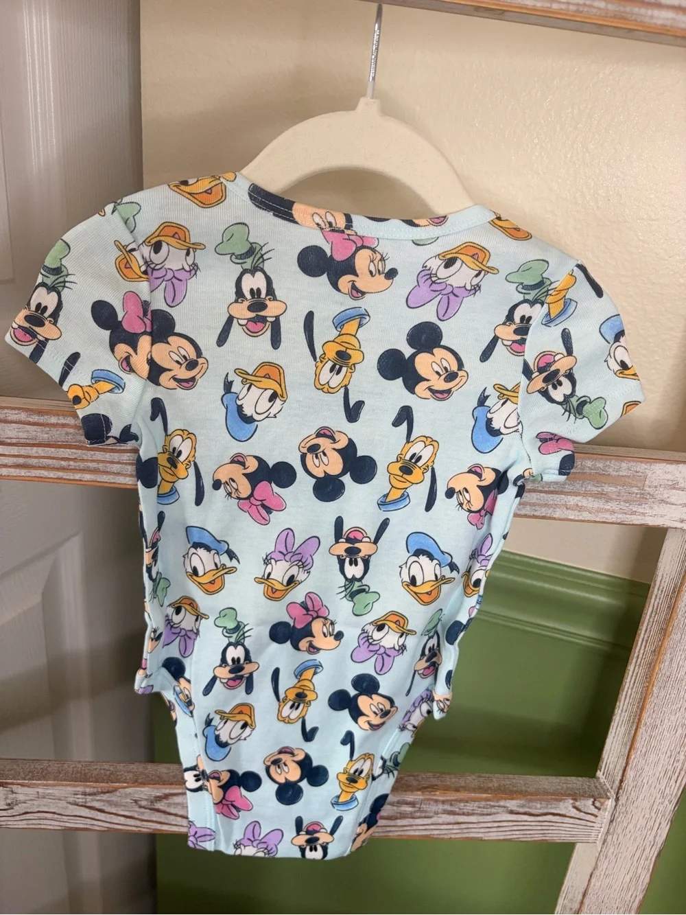 🐭 Disney Mickey & Friends Baby Bodysuit 9M NWT